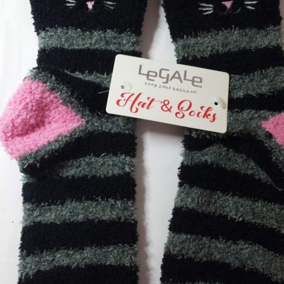 Kitty Cat Hat and Socks Set Pom Pom Hat Socks Bundle - Picture 3 of 8